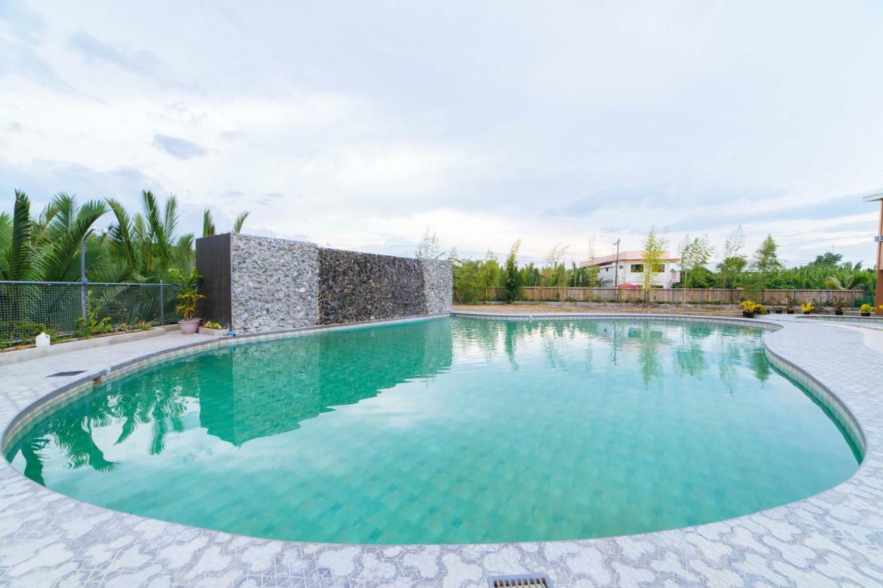 RedDoorz Premium near Health Centrum Banica Roxas City Exterior foto
