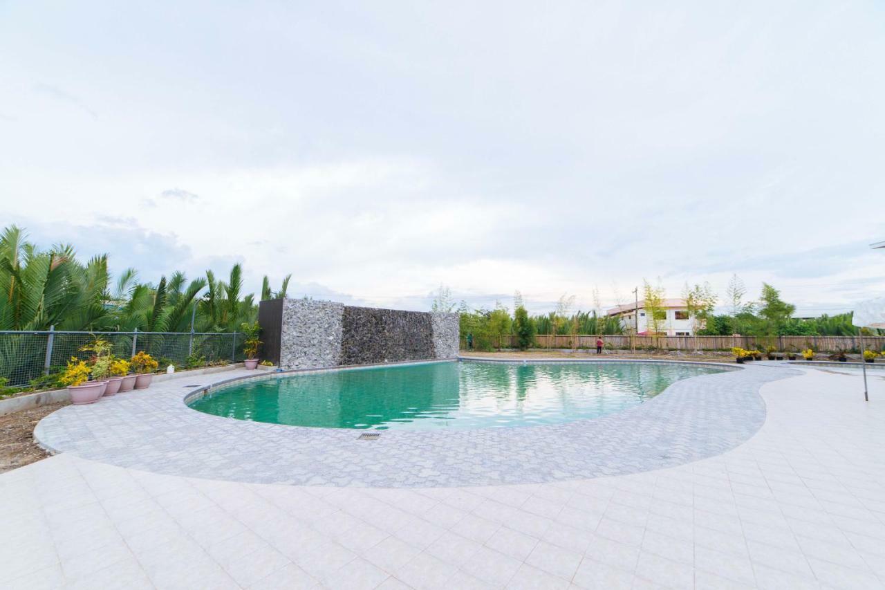 RedDoorz Premium near Health Centrum Banica Roxas City Exterior foto