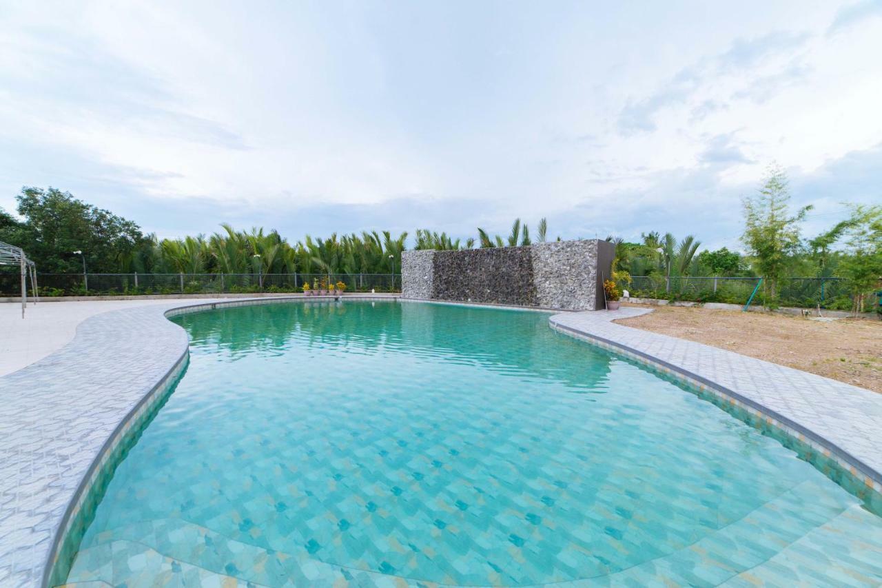 RedDoorz Premium near Health Centrum Banica Roxas City Exterior foto