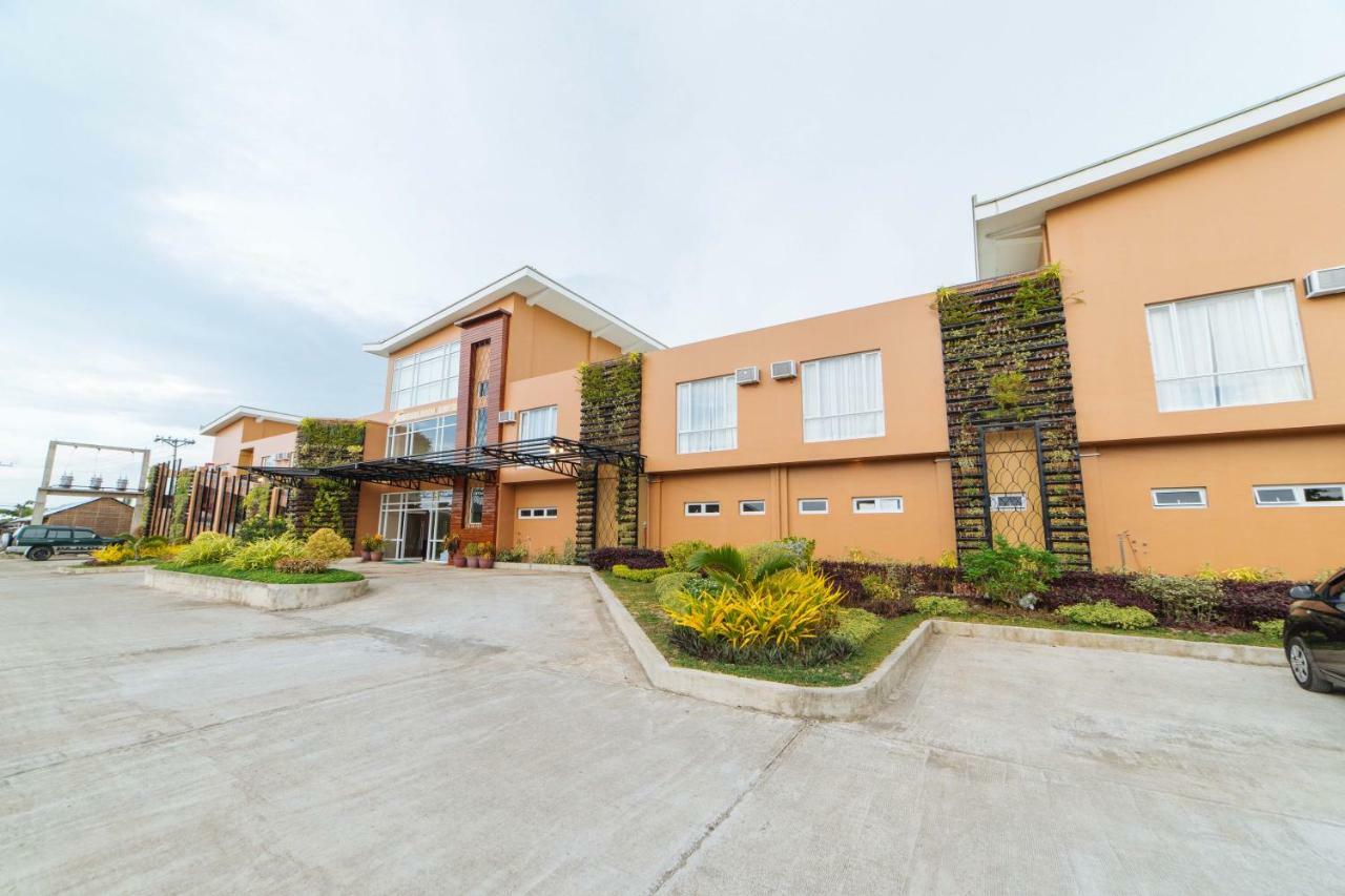 RedDoorz Premium near Health Centrum Banica Roxas City Exterior foto