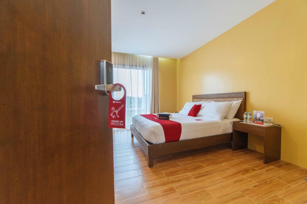 RedDoorz Premium near Health Centrum Banica Roxas City Exterior foto