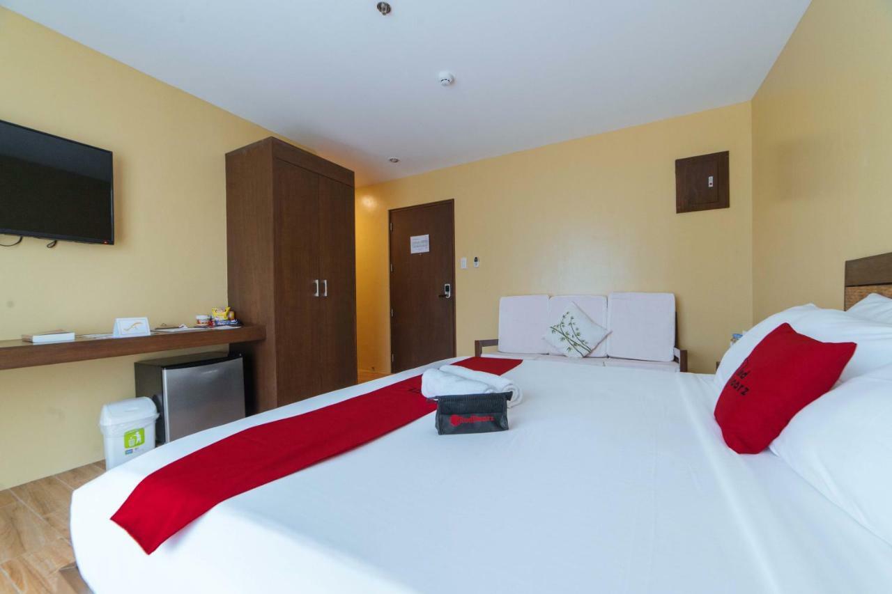 RedDoorz Premium near Health Centrum Banica Roxas City Exterior foto