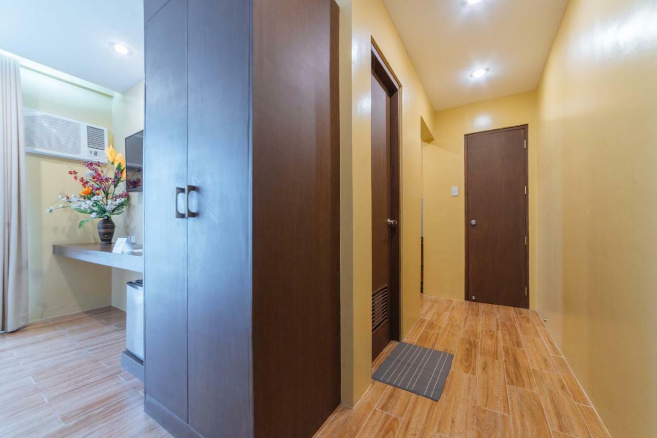 RedDoorz Premium near Health Centrum Banica Roxas City Exterior foto