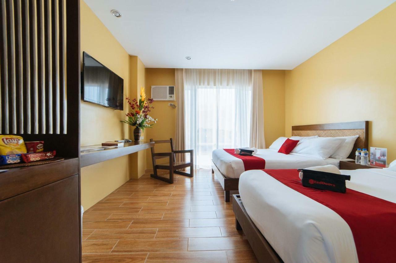 RedDoorz Premium near Health Centrum Banica Roxas City Exterior foto