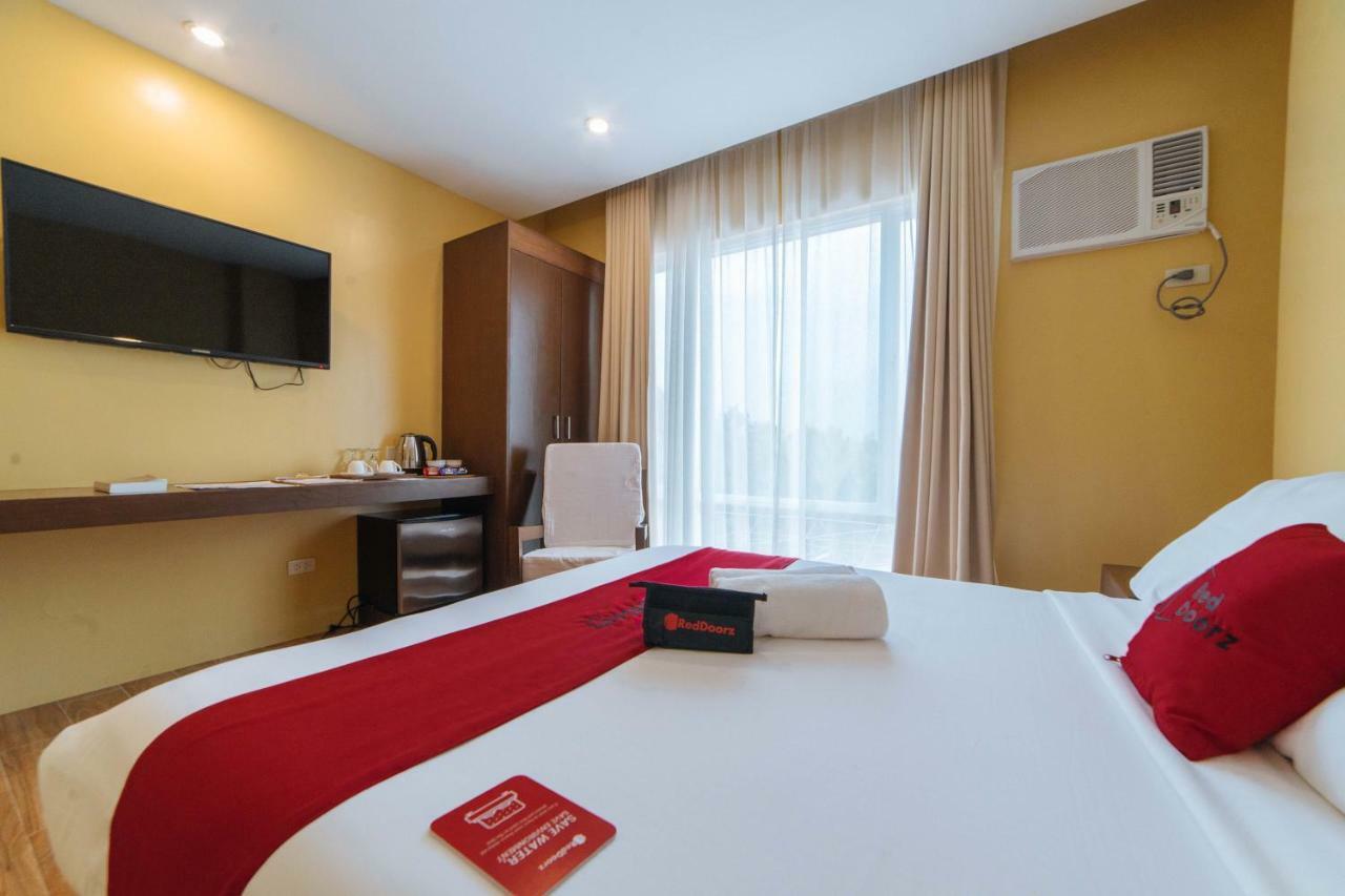 RedDoorz Premium near Health Centrum Banica Roxas City Exterior foto