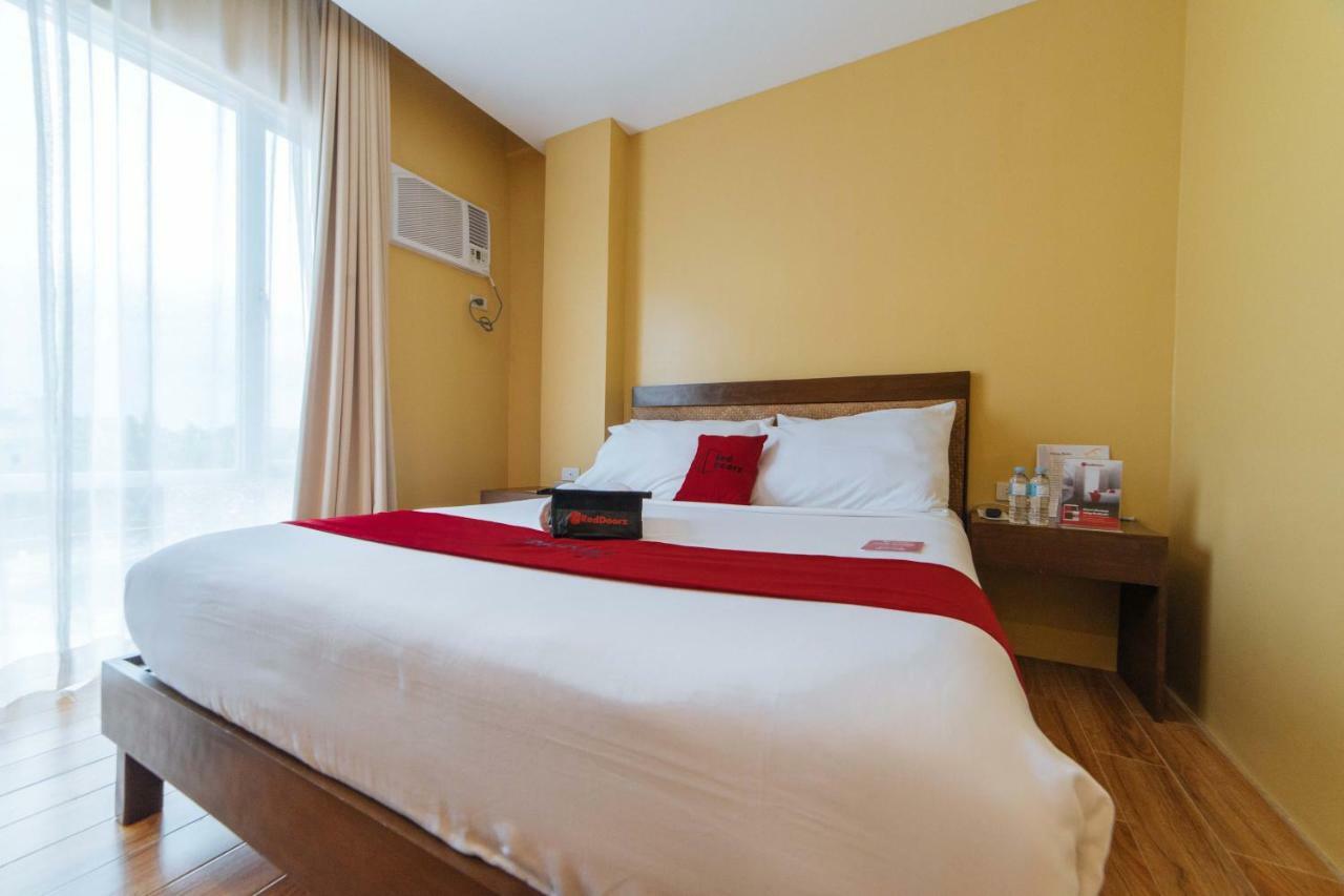 RedDoorz Premium near Health Centrum Banica Roxas City Exterior foto